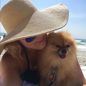 Meet your Posher, Monica